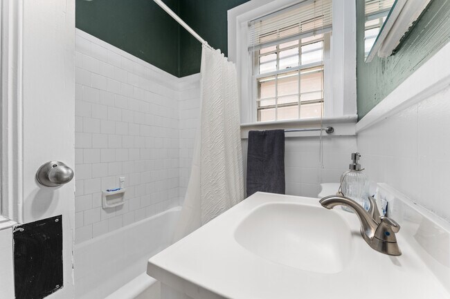 Photo - 367 Middle St Unit 1