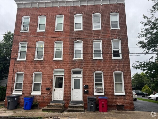 Building Photo - 74 S Evans St Rental