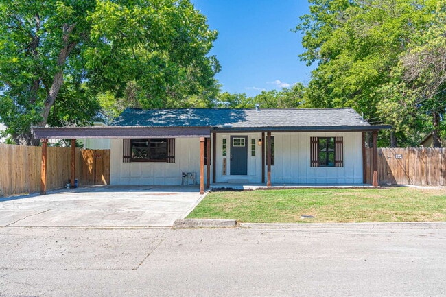 Photo - 159 S Hackberry Ave Apartamento