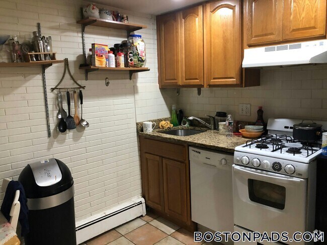 Building Photo - 103 Gordon St Rental