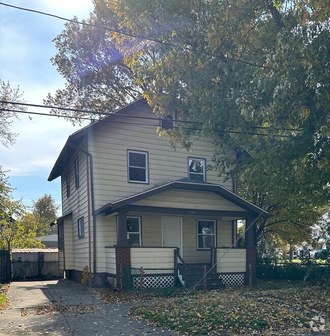 Building Photo - 3 bedroom & 1 bathroom Home for Rent