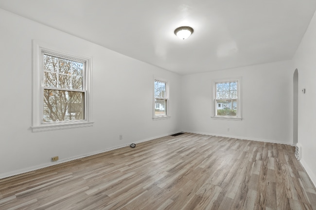 Photo - 423 Cornell Dr