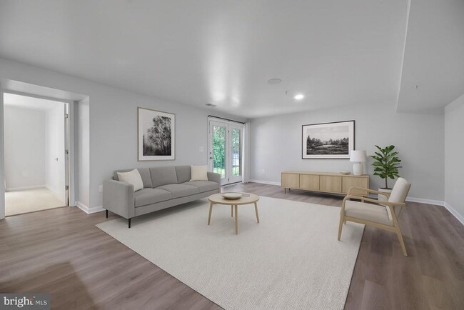 Photo - 8008 Hubble Dr