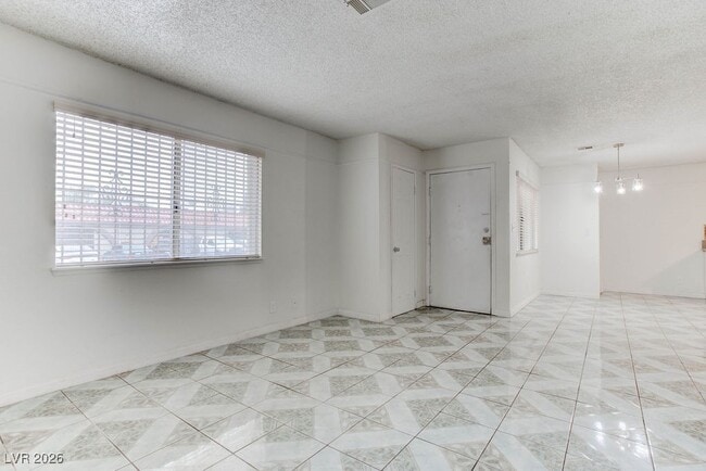 Photo - 808 Hedge Way Unit 7