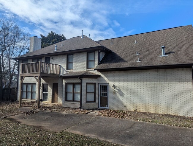 Photo - Spacious 4 bedroom 3.5 bath Home in Mallard Creek