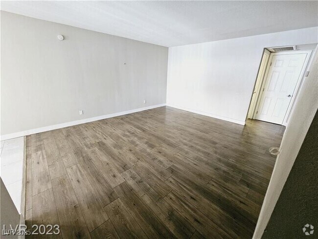 Building Photo - 1405 E Vegas Valley Dr Unit 380 Rental