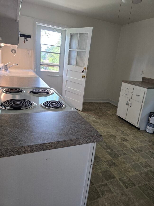 Kitchen - 125 3rd Ave Unit 125 third ave