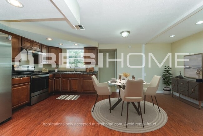Photo - 7700 Farmlawn Dr