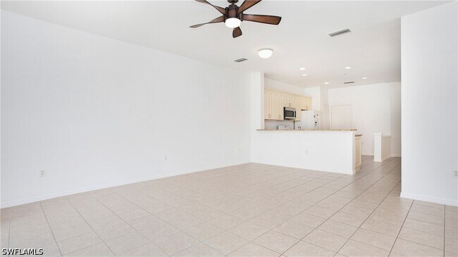 880 Hampton Cir