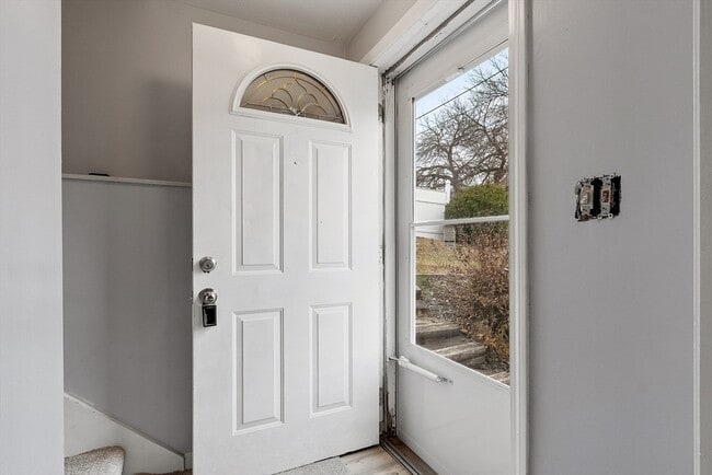 Photo - 4 Moran Ct Unit 4