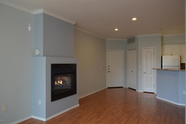 Photo - 1701 E Colter St Unidad 308