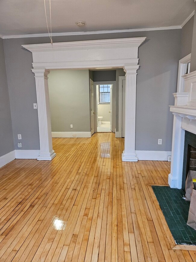 59 Brighton Ave Unit 1