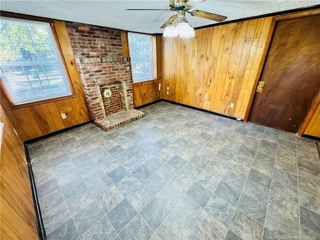 1003 James St
