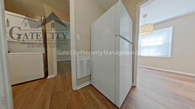 Photo - 1105 Meadowbrook Blvd