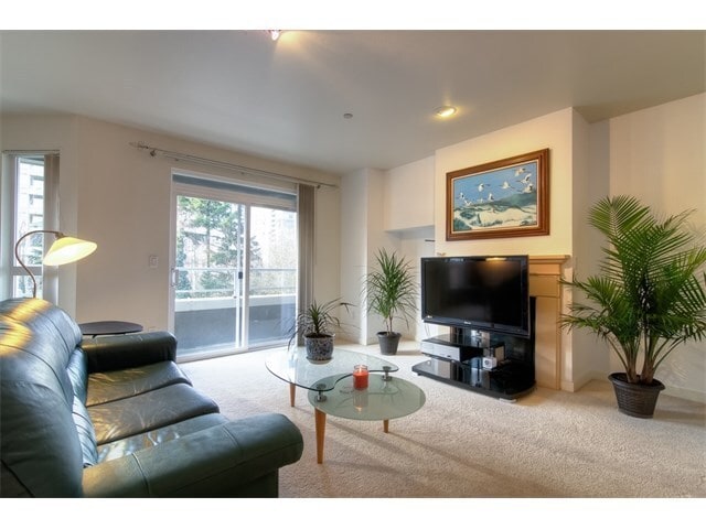 Photo - Charming 1 Bed 1 Bath Condo in Downtown Be...
