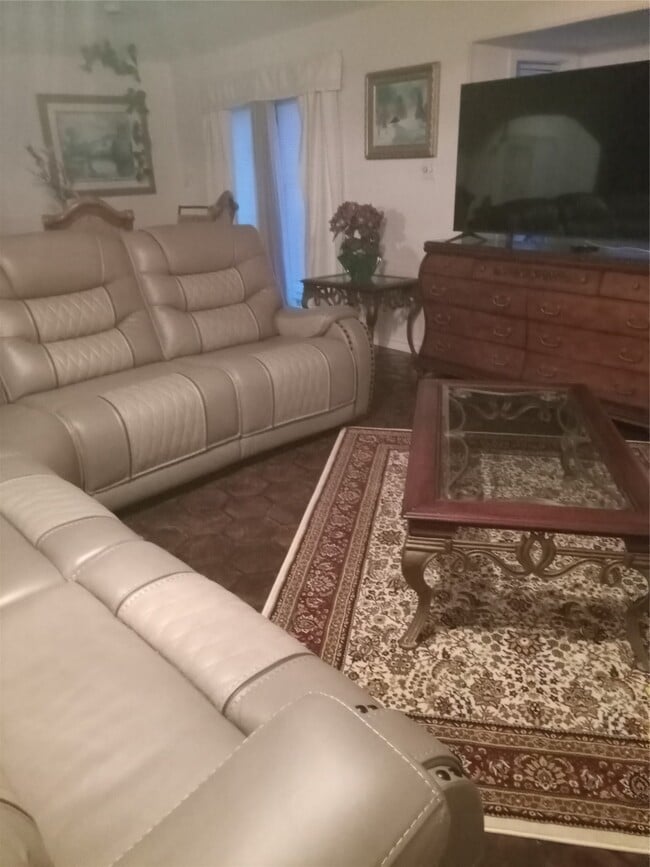 Photo - 15910 Hartman Rd