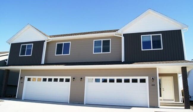 Building Photo - 3 Bed 3 Bath Twin Home