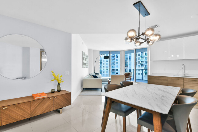 Photo - 1300 Brickell Bay Dr Condo Unit 1910