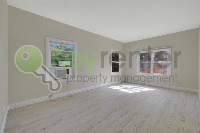 Photo - 1119 Lochbrae Rd