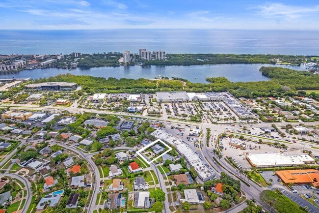 Building Photo - 450 NE 5th Cir