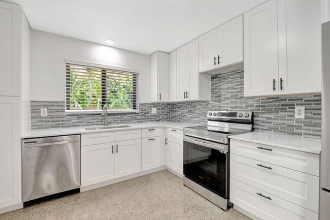 Photo - 3550 NE 4th Ave