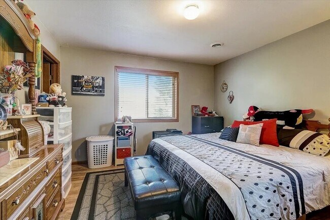 Bedroom#1 - 700 Hilltop Dr Unit 700