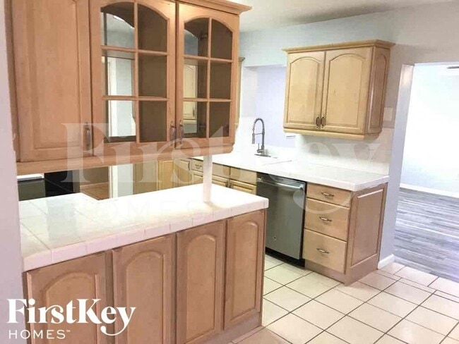 Photo - 1389 Meadowbrook Dr