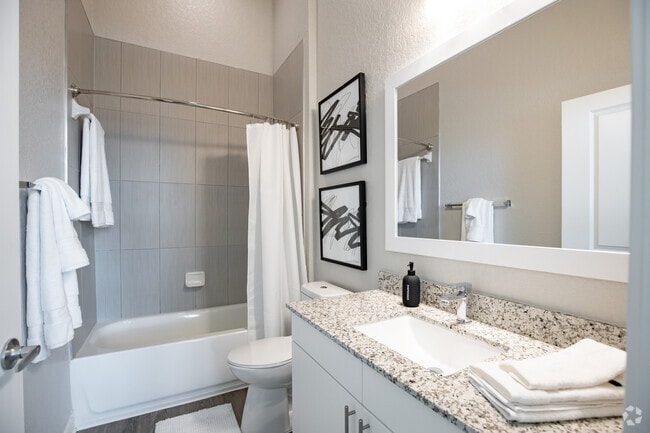 2 BR, 2 BA - 1,102SF