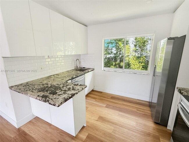 Photo - 8035 Lake Dr Unit 205
