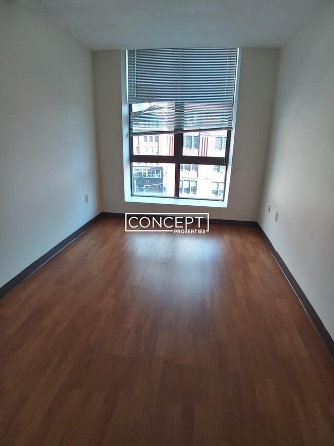 Building Photo - 81 Essex St Unit 54