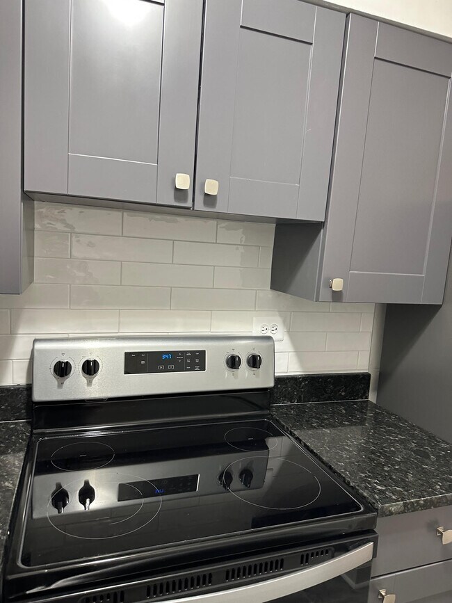Photo - 3825 N Pine Grove Ave