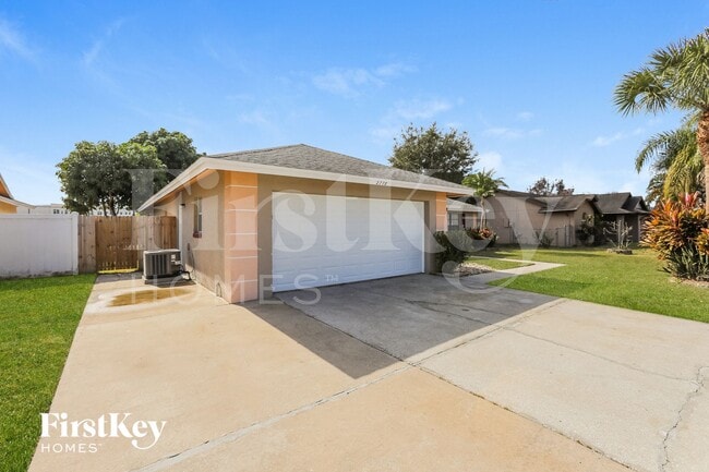 Photo - 2778 Muscatello St