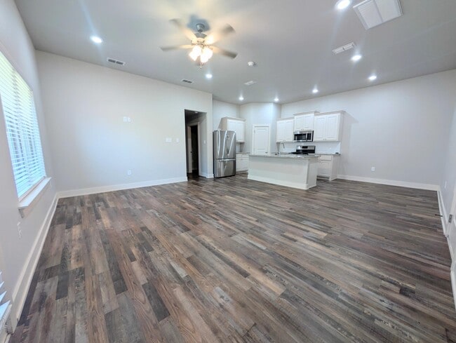 Photo - 5512 122nd Street