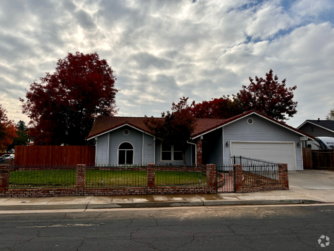 Building Photo - 2396 Menlo Ave Rental