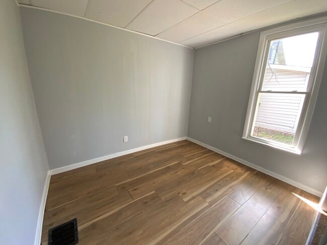 Photo - 908 Jewell St