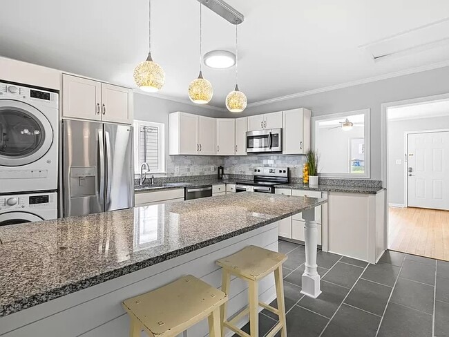 Photo - 1032 Moreland Ave