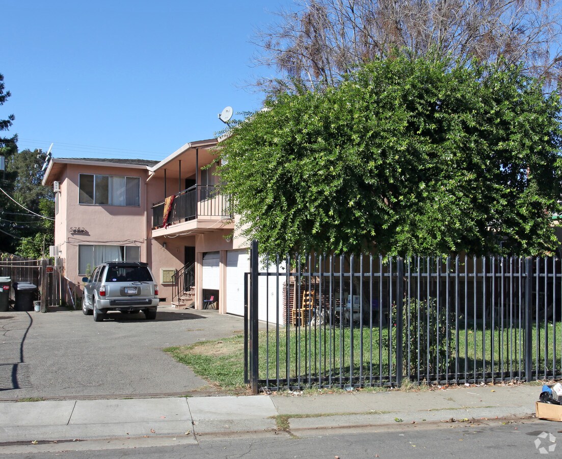 Photo - 5752 Nina Way