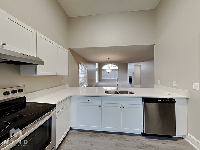 Photo - 4015 Golfview Dr