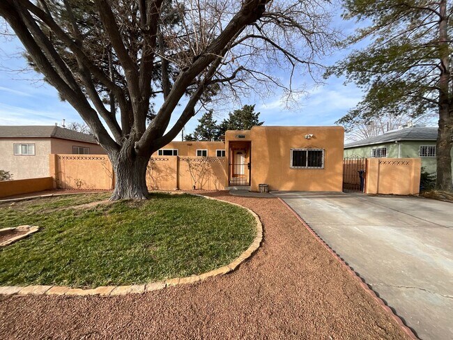 4 Bedroom Single Story Home Available Near... - 4 Bedroom Single Story Home Available Near...