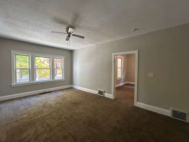 Photo - 896 Wheelock Rd