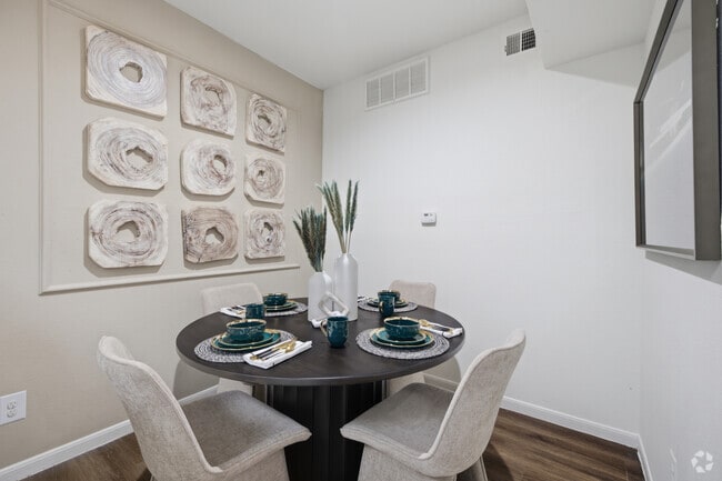 A2 1BR, 1BA - 797SF - Dining Room - Woodlake on the Bayou Apartments