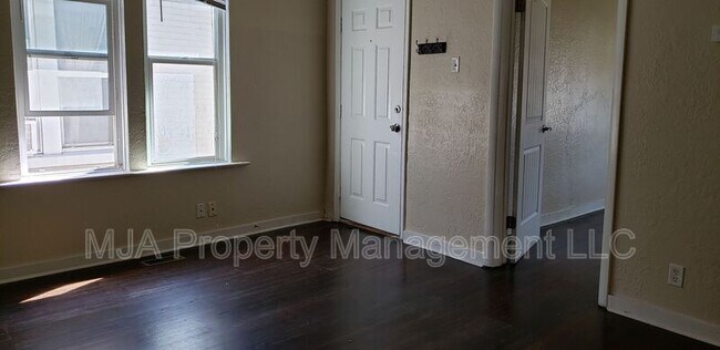 Photo - 1041 S 200 W