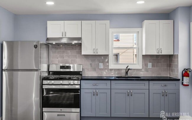 Photo - 29 Levinson Ave