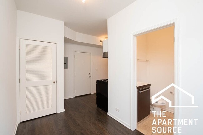 Photo - 5054 N Winthrop Ave Unit 208