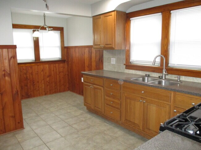 Photo - 1802 Church St