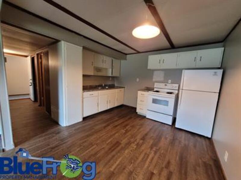 Photo - 673 W Factory St