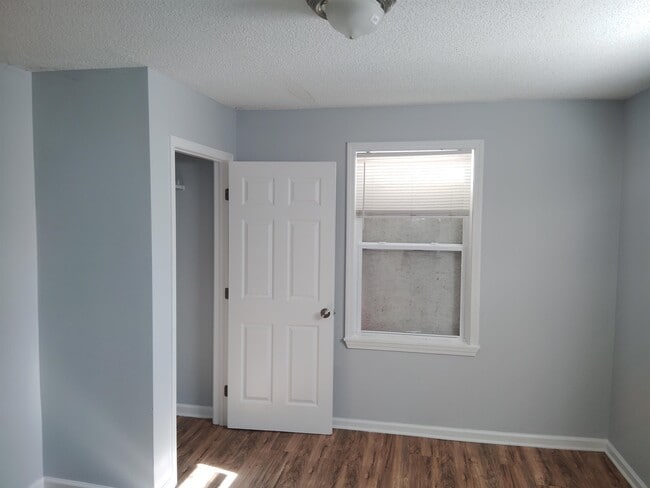 Photo - 881 N Claybrook St