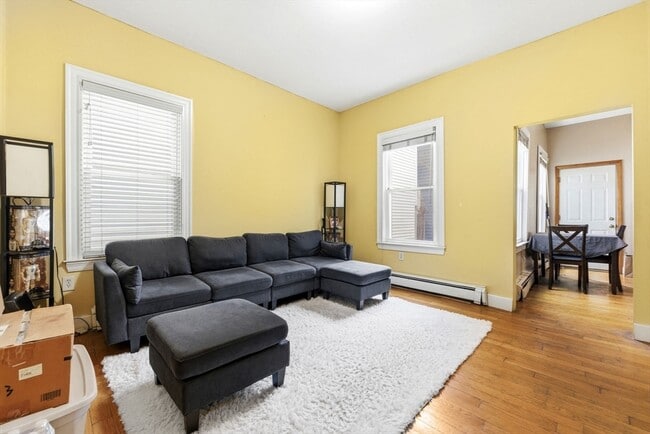 Building Photo - 13 Fulkerson St Unit 1