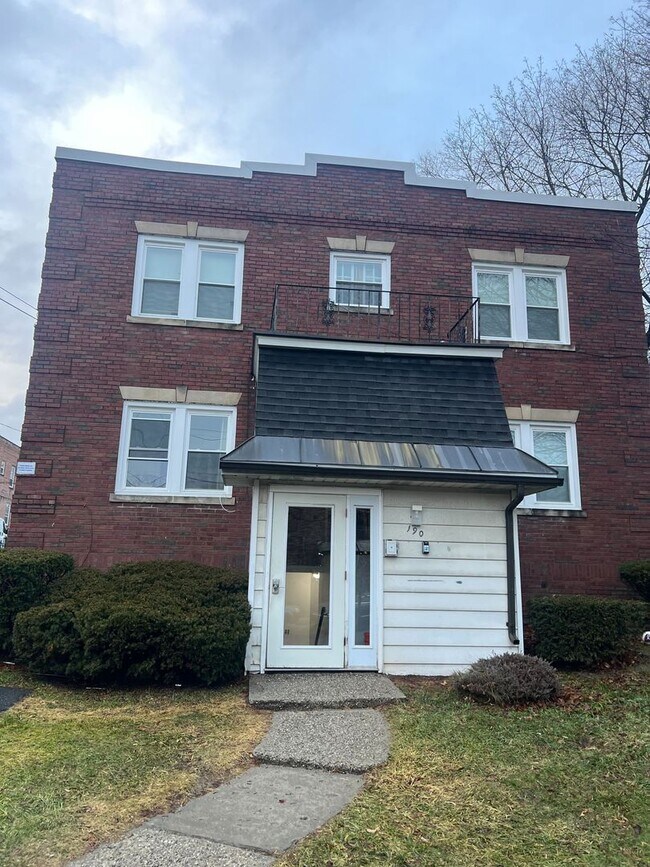 Building Photo - 190 S Allen St Unit 6