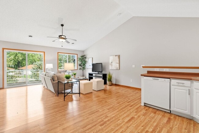 Photo - 3bd, 2ba town home in NEW HOPE, avail NOW